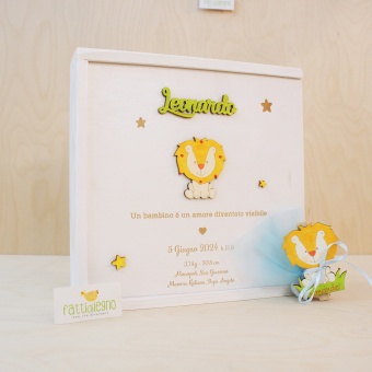 Box in legno con incisione